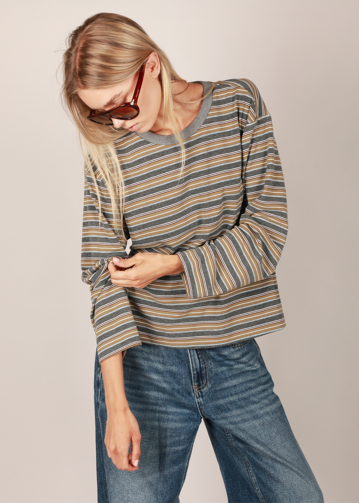 NOTED Antwerp - Donne longsleeve grey with khaki stripes. Very sift longsleeve shirt with relaxed fit.