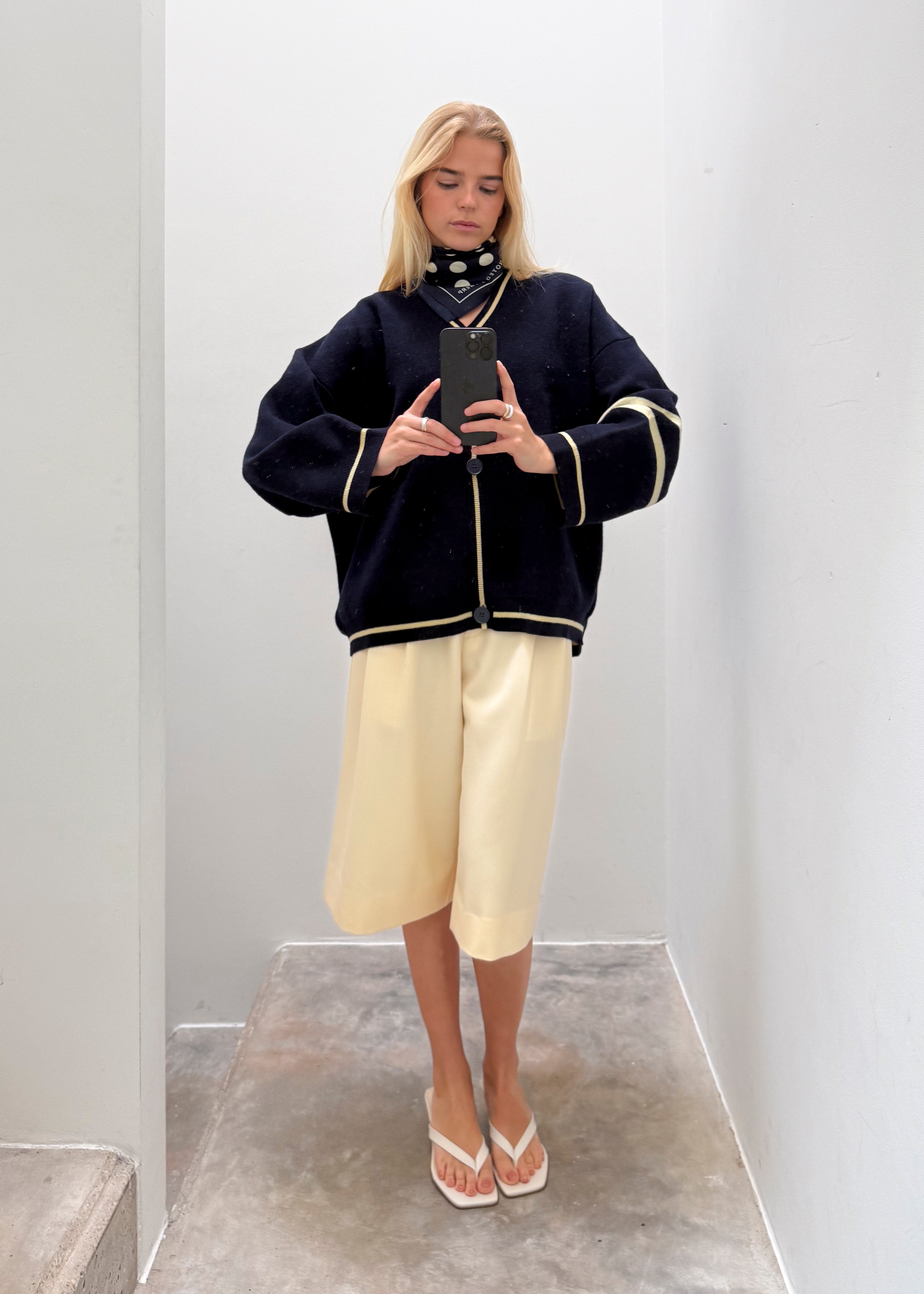 Benny Cardigan - butter yellow/navy