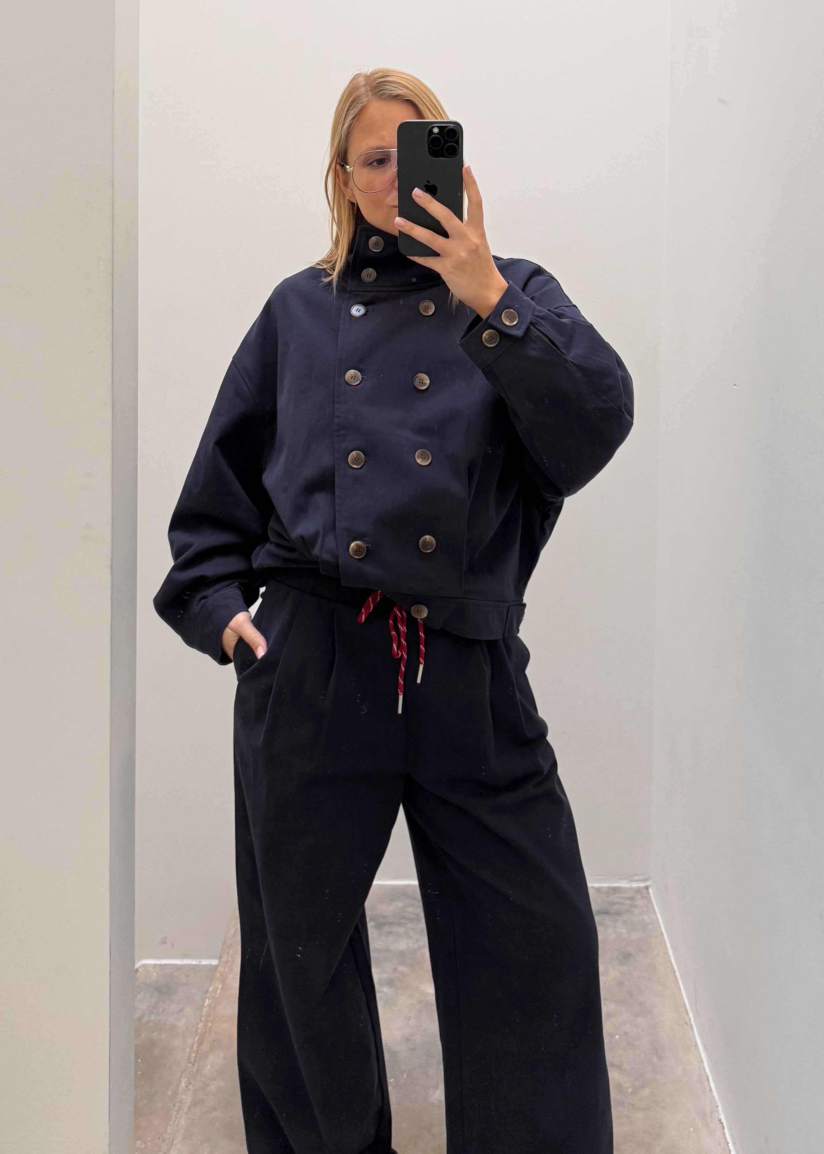 codi jacket navy blue mirror selfie