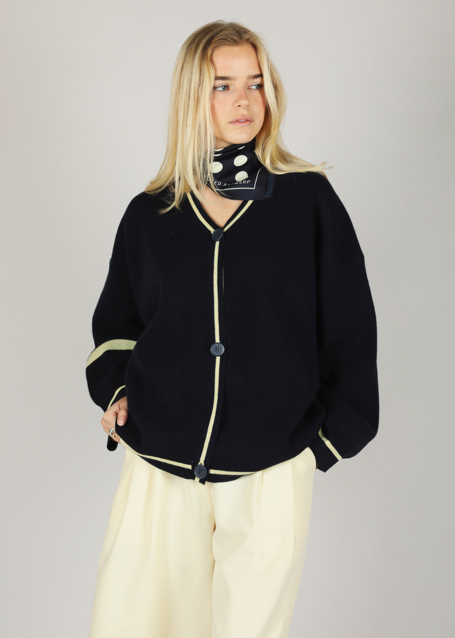Benny Cardigan - butter yellow/navy